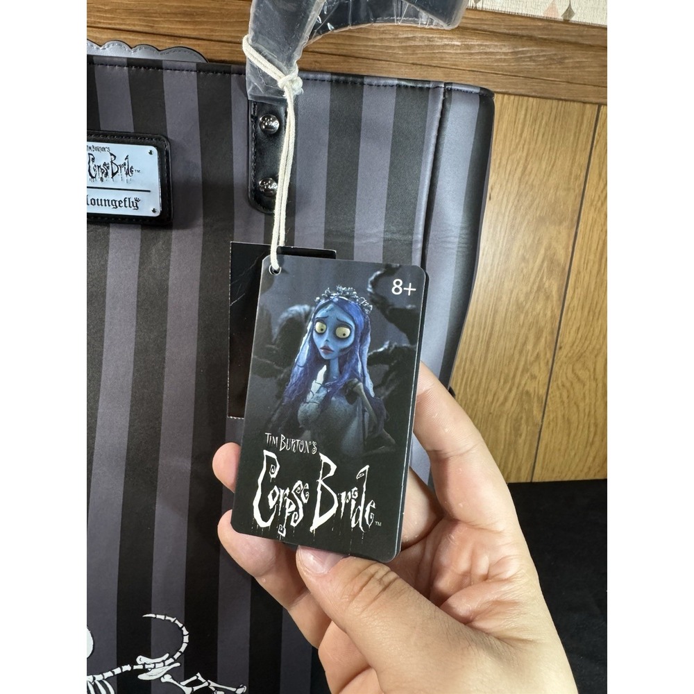 Loungefly Corpse Bride Victor & Emily Tote Bag Large NWT - Picture 3 of 7
